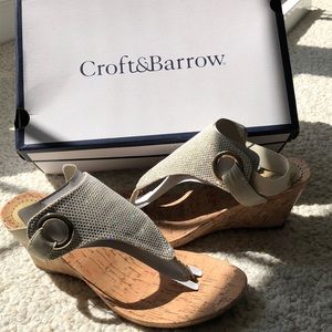 Croft & Barrow gold wedges size 7